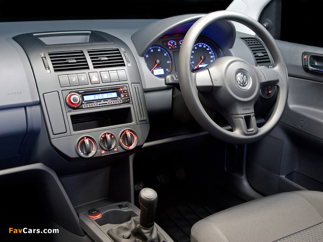 Pictures of Volkswagen Polo Vivo Hatchback (IVf) 2010 (640 x 480)