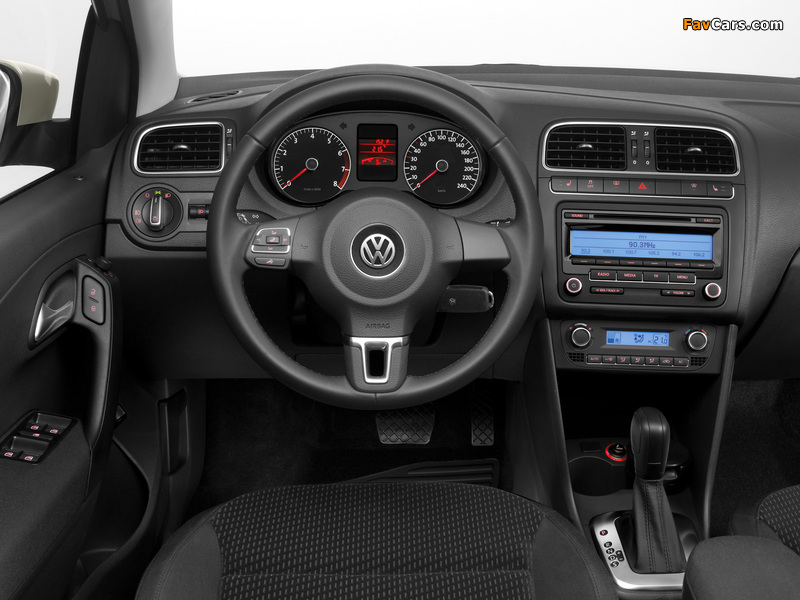 Pictures of Volkswagen Polo Sedan (V) 2010 (800 x 600)