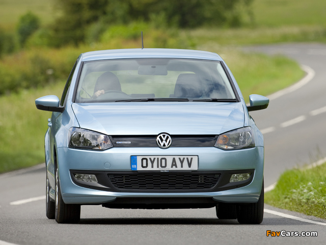 Pictures of Volkswagen Polo BlueMotion 5-door UK-spec (Typ 6R) 2010 (640 x 480)