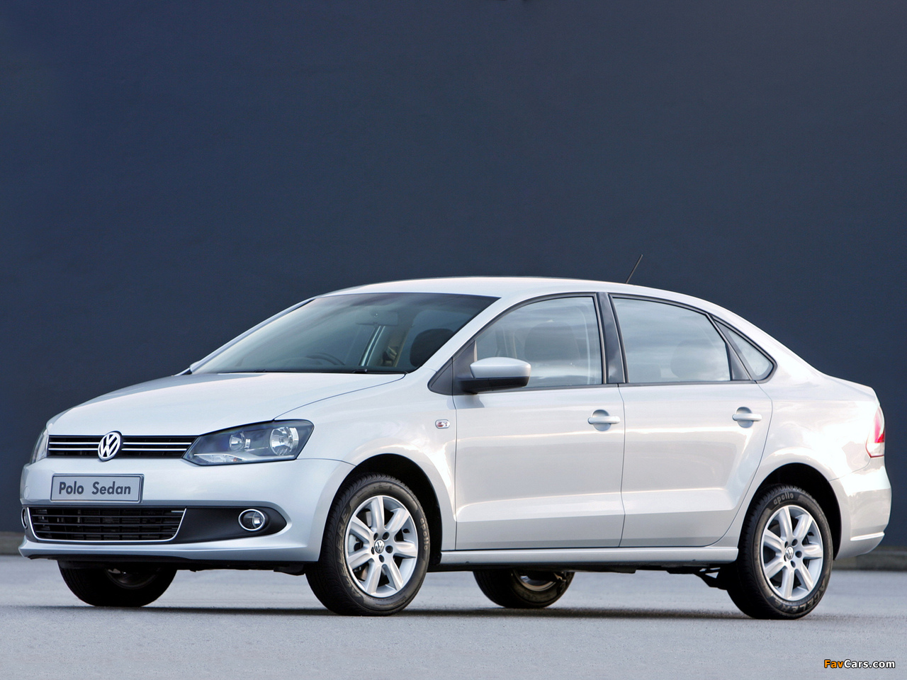 Pictures of Volkswagen Polo Sedan ZA-spec (V) 2010 (1280 x 960)