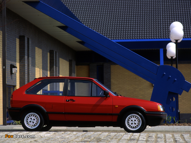 Volkswagen Polo G40 UK-spec (IIf) 1991–94 photos (640 x 480)