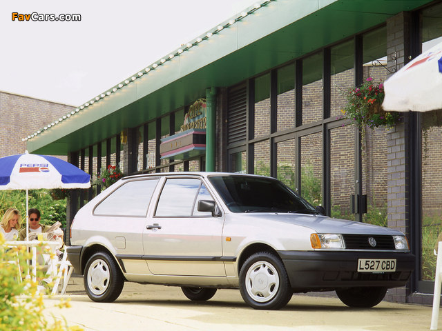 Volkswagen Polo Boulevard UK-spec (Typ 86C) 1993 pictures (640 x 480)