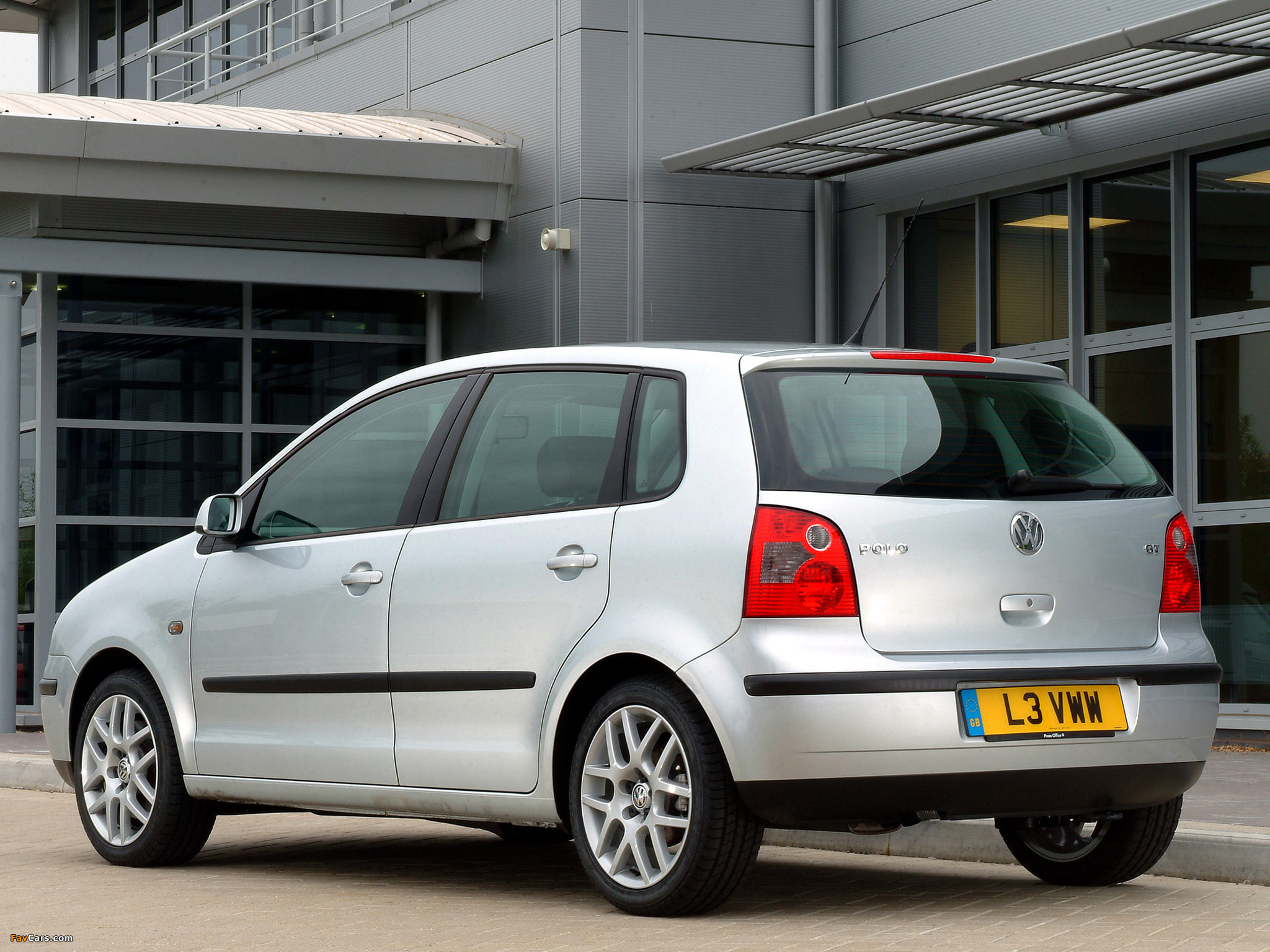 Volkswagen Polo GT 5-door UK-spec (Typ 9N) 2004–05 photos (2048 x 1536)