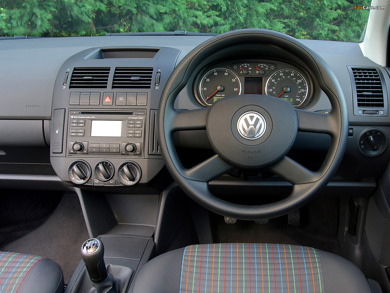 Volkswagen Polo 3-door UK-spec (Typ 9N3) 2005–09 photos (1280 x 960)