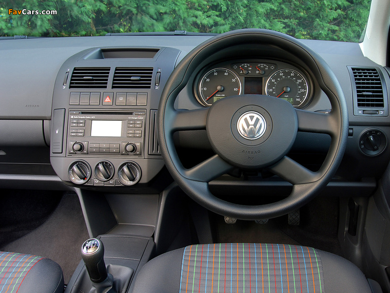 Volkswagen Polo 3-door UK-spec (Typ 9N3) 2005–09 photos (800 x 600)