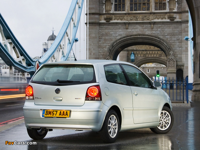 Volkswagen Polo BlueMotion UK-spec (Typ 9N3) 2006–09 photos (640 x 480)