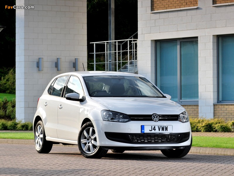 Volkswagen Polo 5-door UK-spec (Typ 6R) 2009 images (800 x 600)