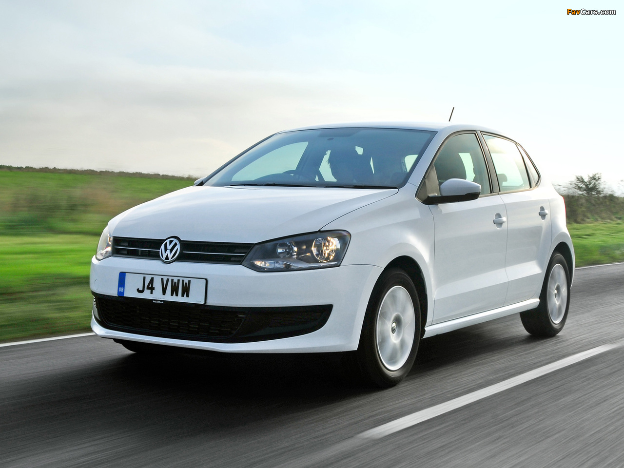 Volkswagen Polo 5-door UK-spec (Typ 6R) 2009 pictures (1280 x 960)