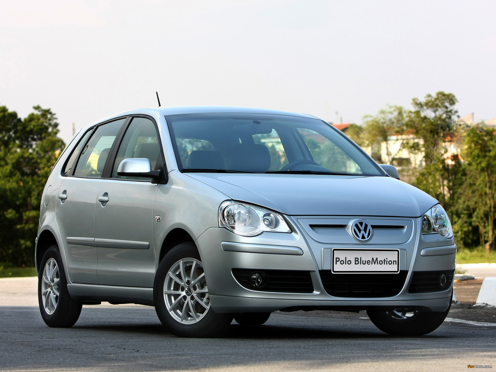 Volkswagen Polo BlueMotion 5-door BR-spec (Typ 9N3) 2009–12 pictures (2048 x 1536)