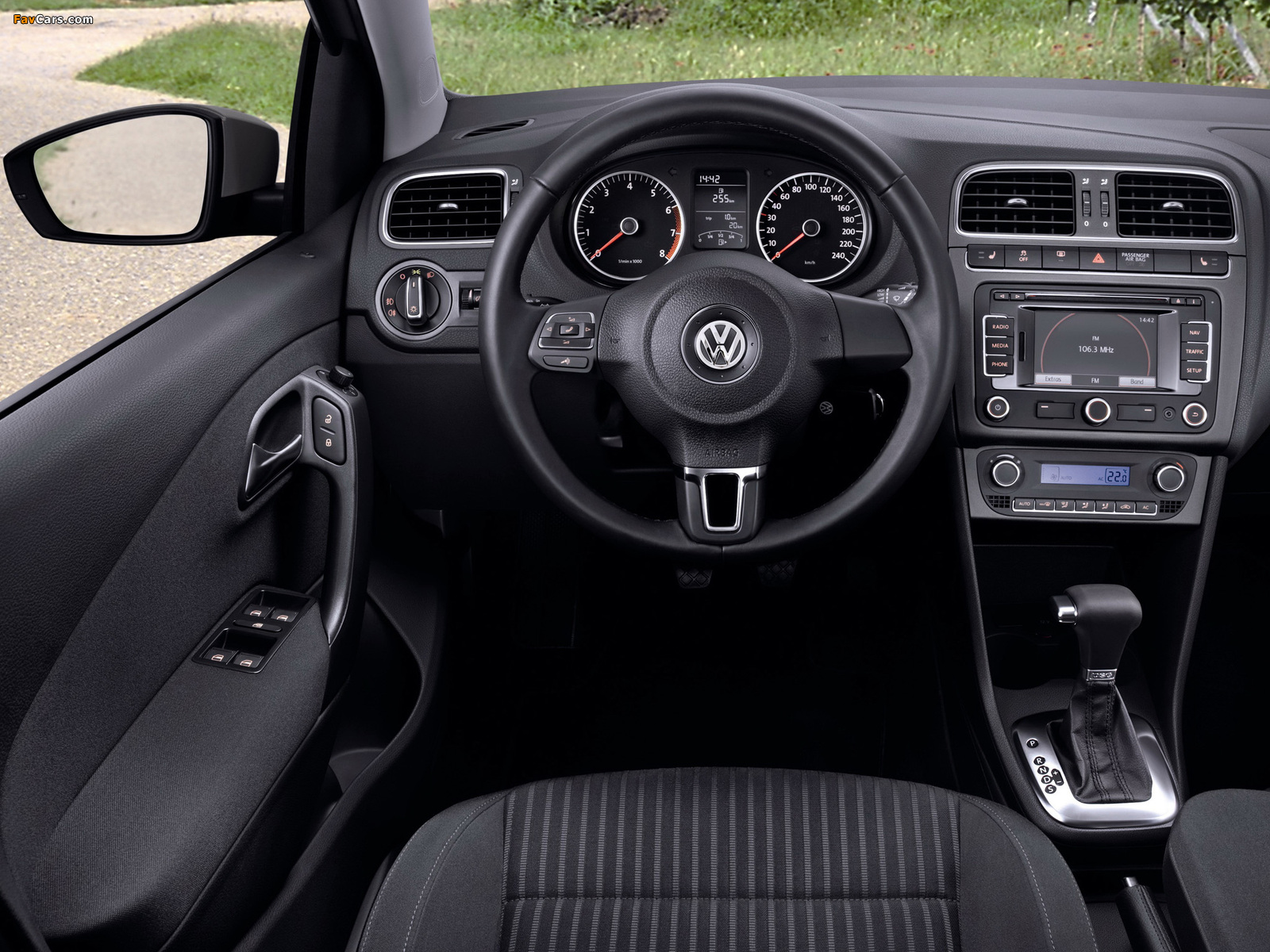 Volkswagen Polo 3-door (V) 2009 pictures (1600 x 1200)