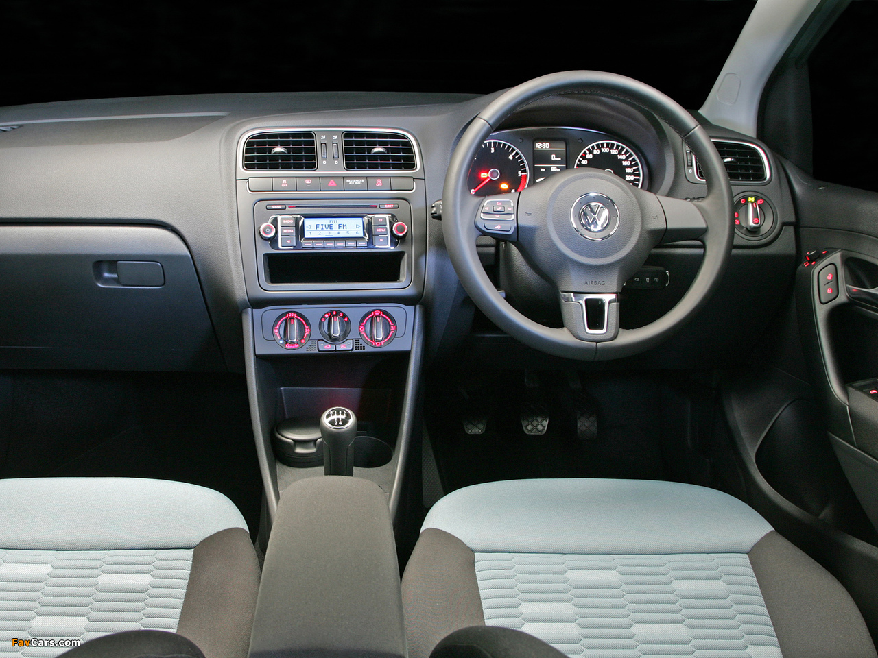 Volkswagen Polo BlueMotion 5-door ZA-spec (Typ 6R) 2010 images (1280 x 960)