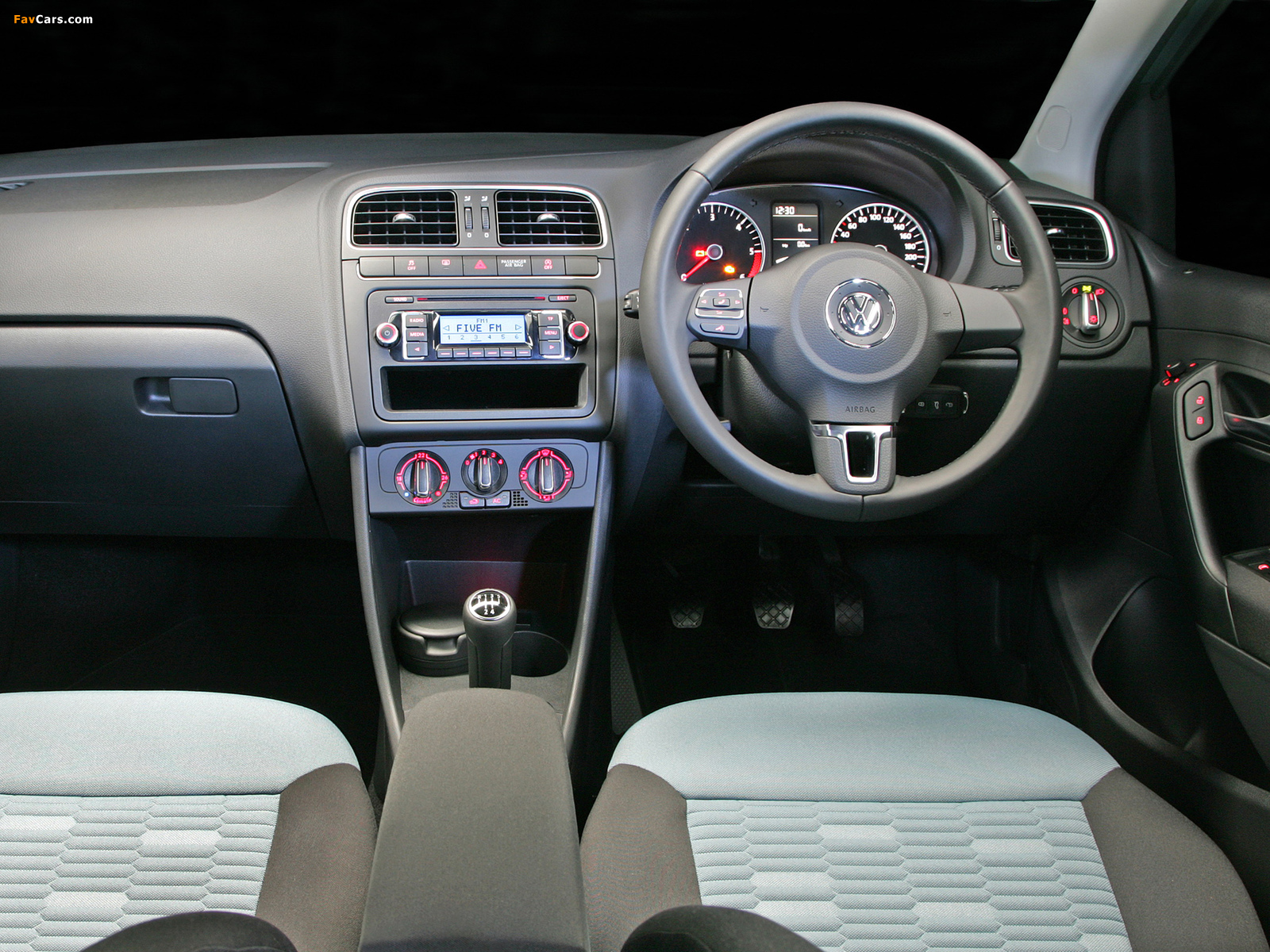 Volkswagen Polo BlueMotion 5-door ZA-spec (Typ 6R) 2010 images (1600 x 1200)