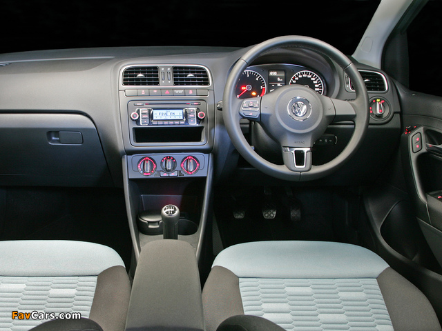 Volkswagen Polo BlueMotion 5-door ZA-spec (Typ 6R) 2010 images (640 x 480)