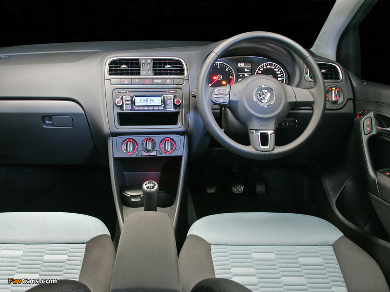 Volkswagen Polo BlueMotion 5-door ZA-spec (Typ 6R) 2010 images (800 x 600)
