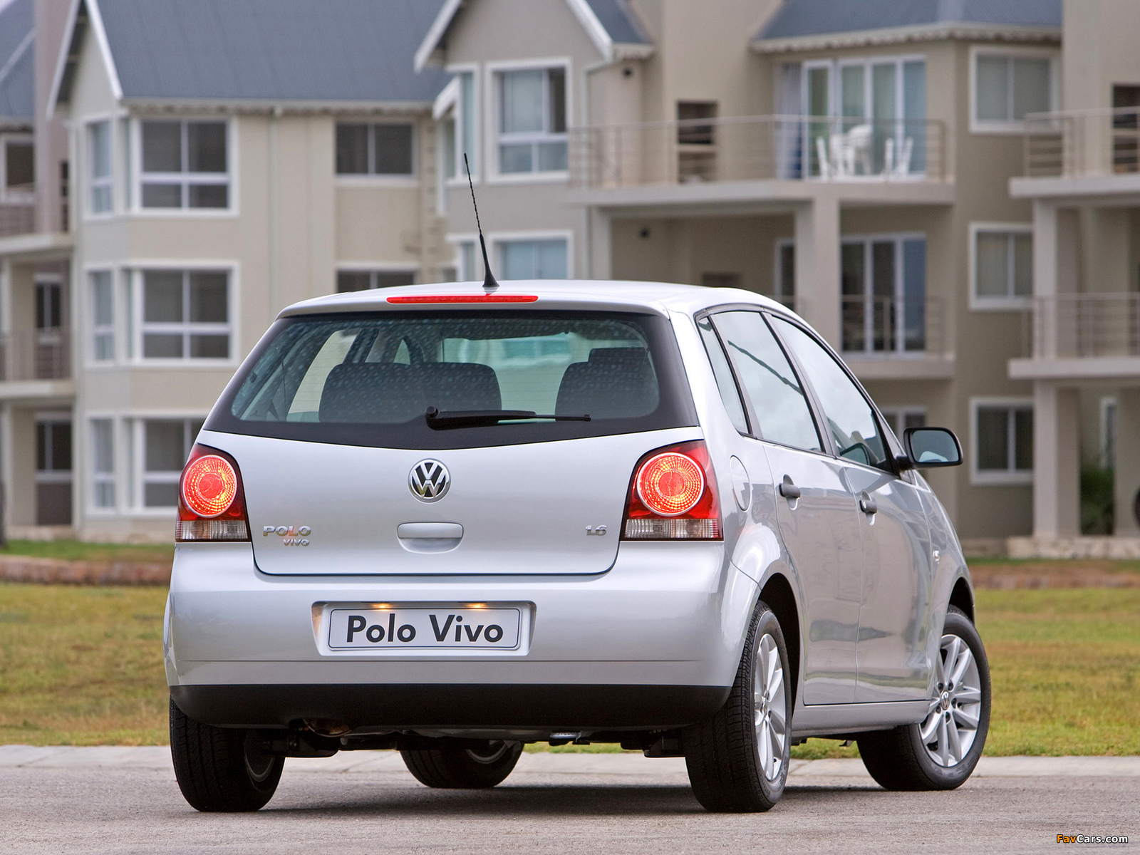Volkswagen Polo Vivo Hatchback (IVf) 2010 images (1600 x 1200)