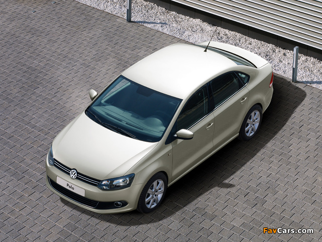 Volkswagen Polo Sedan (V) 2010 images (640 x 480)