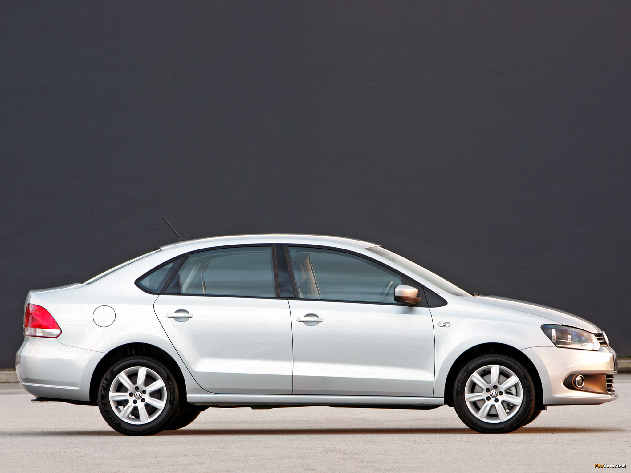 Volkswagen Polo Sedan ZA-spec (V) 2010 images (2048 x 1536)