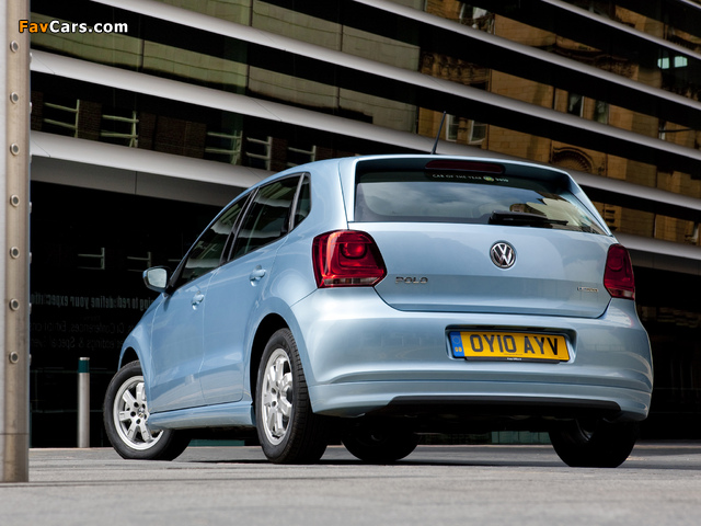 Volkswagen Polo BlueMotion 5-door UK-spec (Typ 6R) 2010 wallpapers (640 x 480)