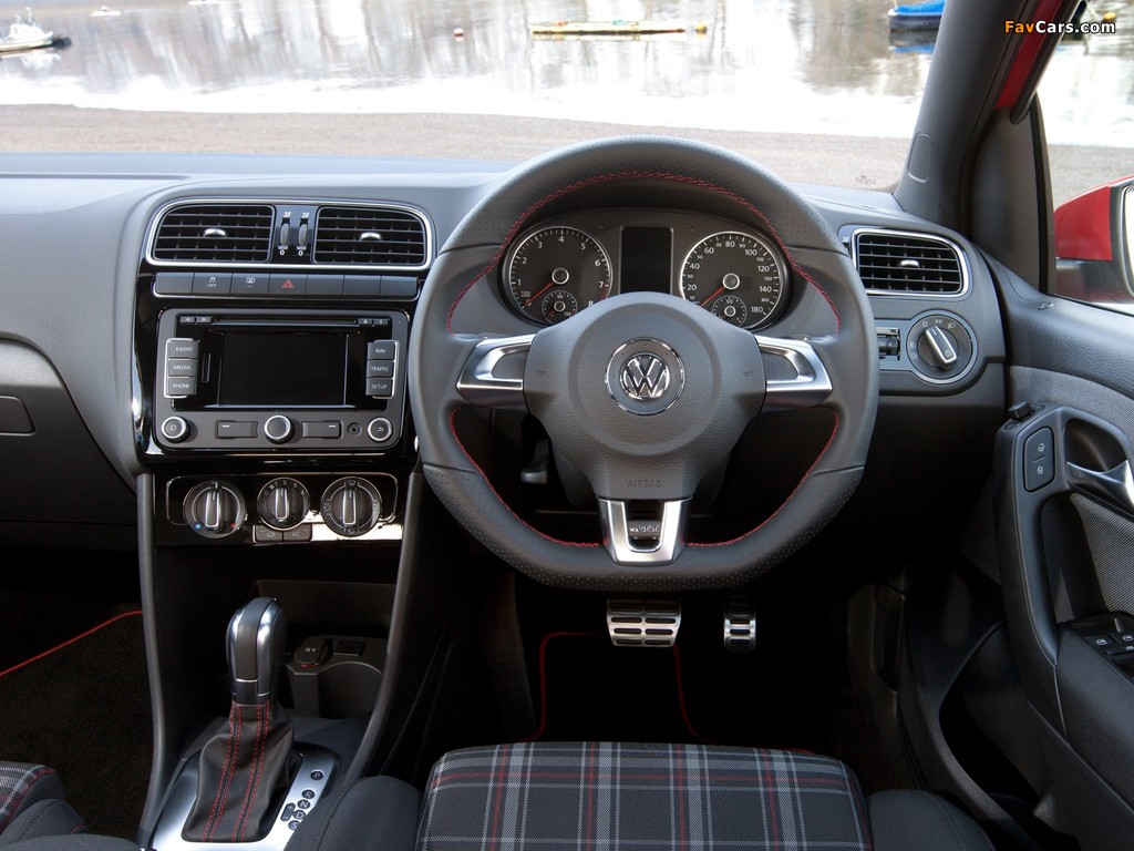 Volkswagen Polo GTI 5-door UK-spec (Typ 6R) 2010 wallpapers (1024 x 768)