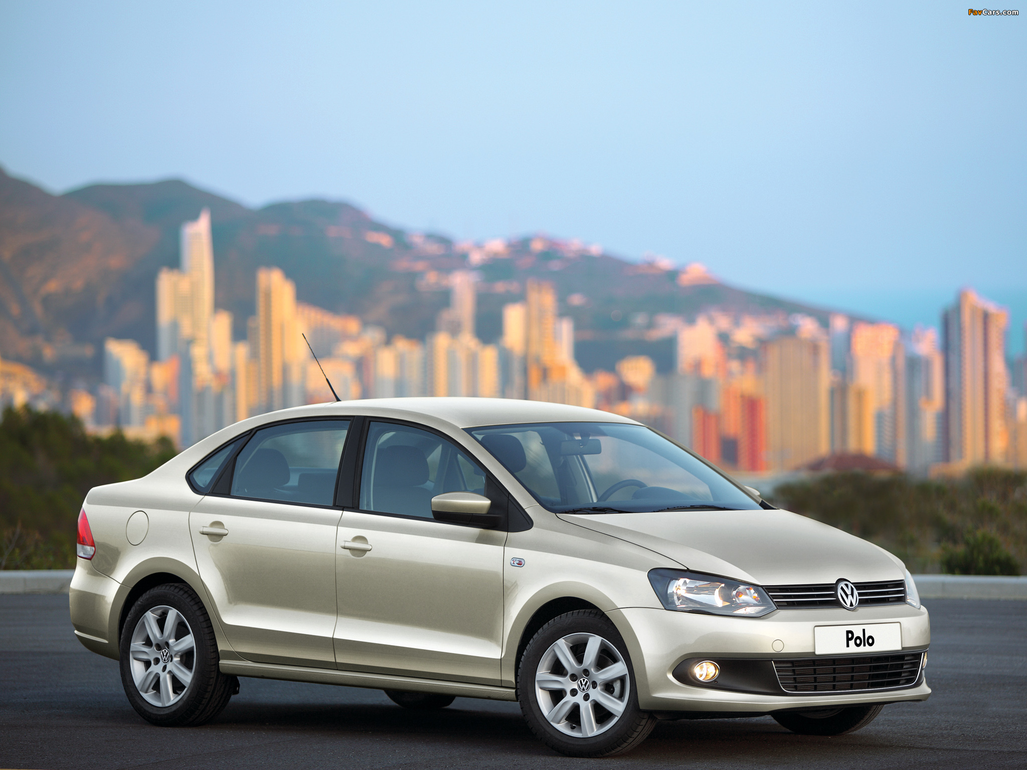 Volkswagen Polo Sedan (V) 2010 wallpapers (2048 x 1536)