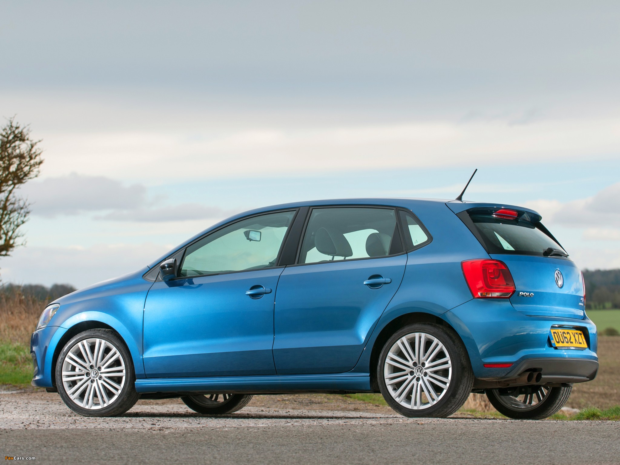 Volkswagen Polo BlueGT 5-door UK-spec (Typ 6R) 2013 wallpapers (2048 x 1536)