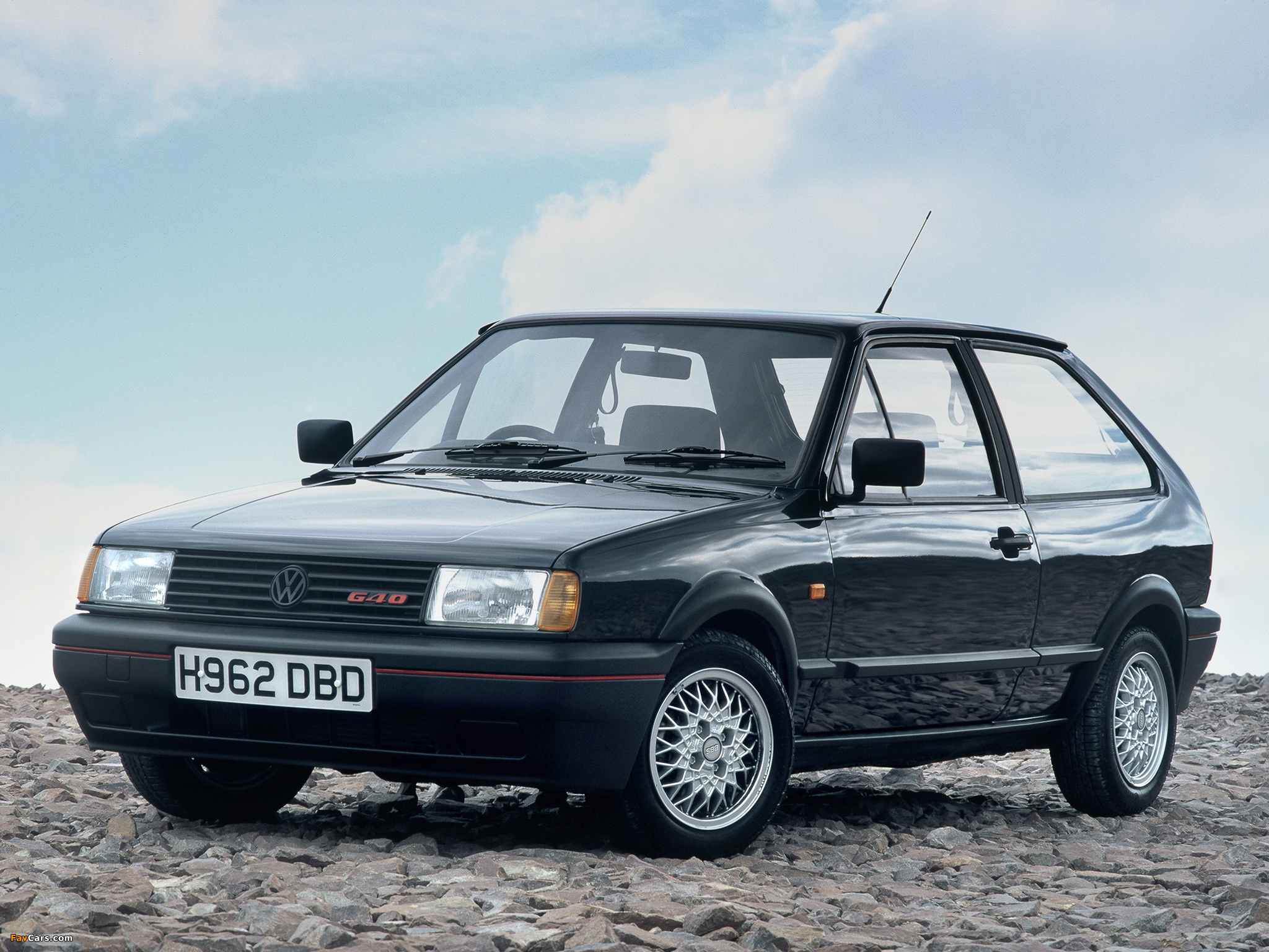 Volkswagen Polo G40 UK-spec (IIf) 1991–94 wallpapers (2048 x 1536)