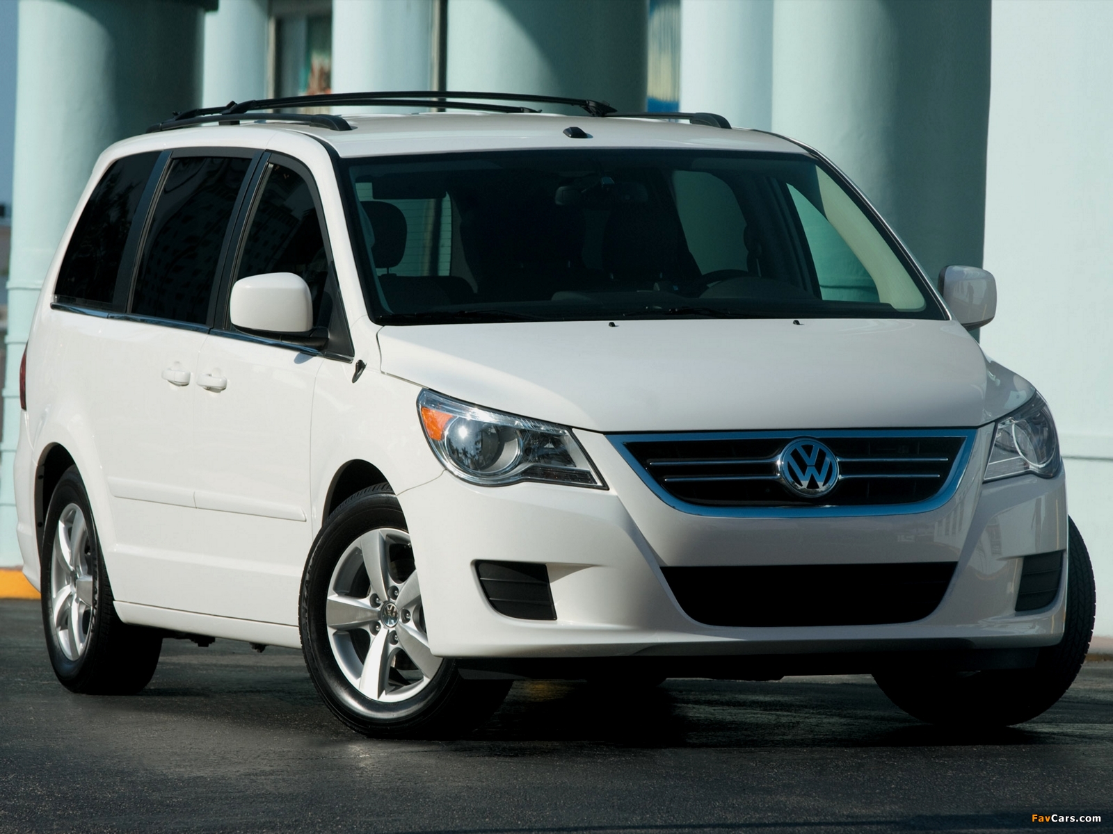 Images of Volkswagen Routan 2008–12 (1600 x 1200)