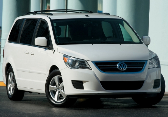 Images of Volkswagen Routan 2008–12