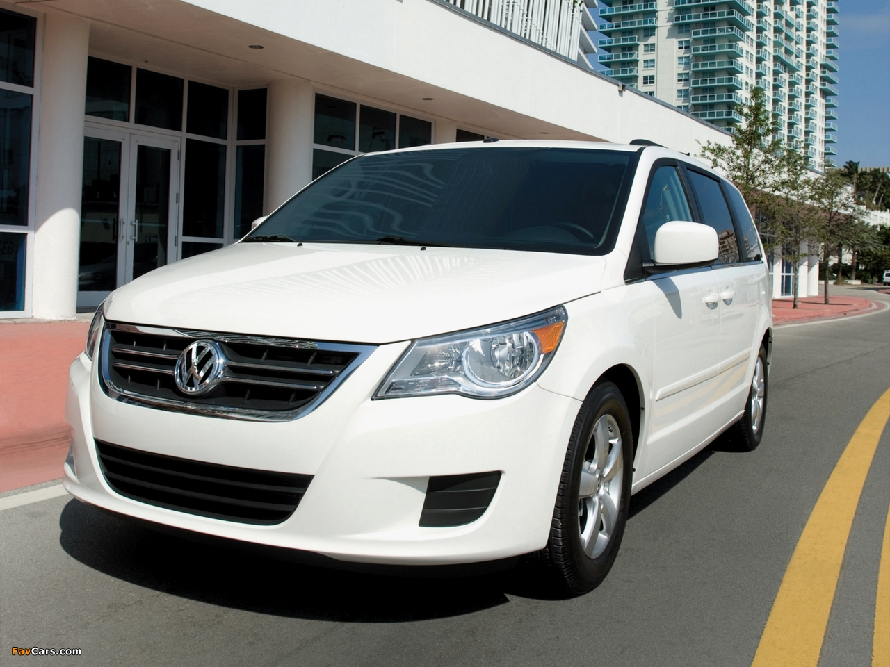 Photos of Volkswagen Routan 2008–12 (1280 x 960)