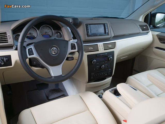 Volkswagen Routan 2008–12 photos (640 x 480)