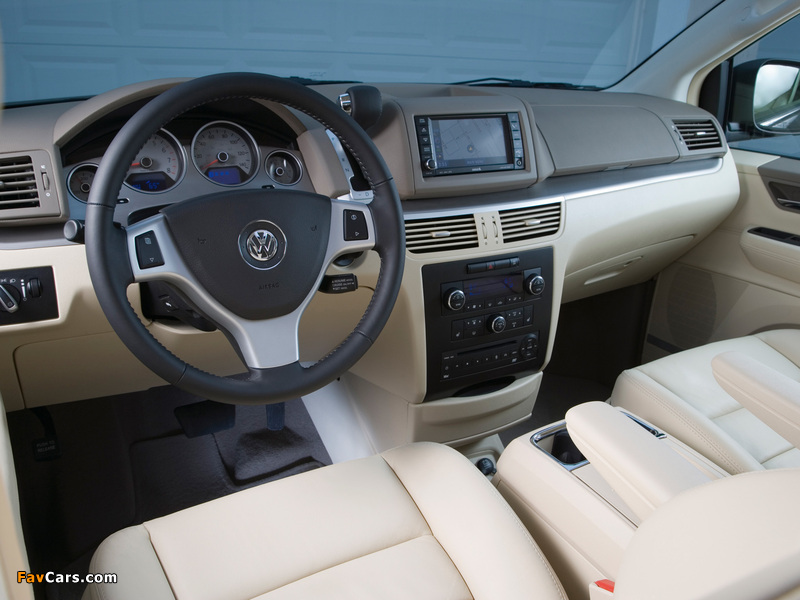 Volkswagen Routan 2008–12 photos (800 x 600)