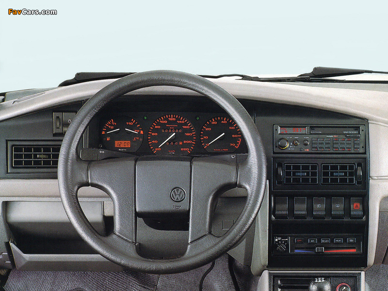 Volkswagen Santana 2-door BR-spec 1991–96 wallpapers (800 x 600)