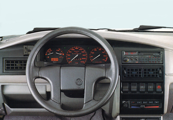 Volkswagen Santana 2-door BR-spec 1991–96 wallpapers