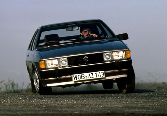 Photos of Volkswagen Scirocco GLI 1981–82