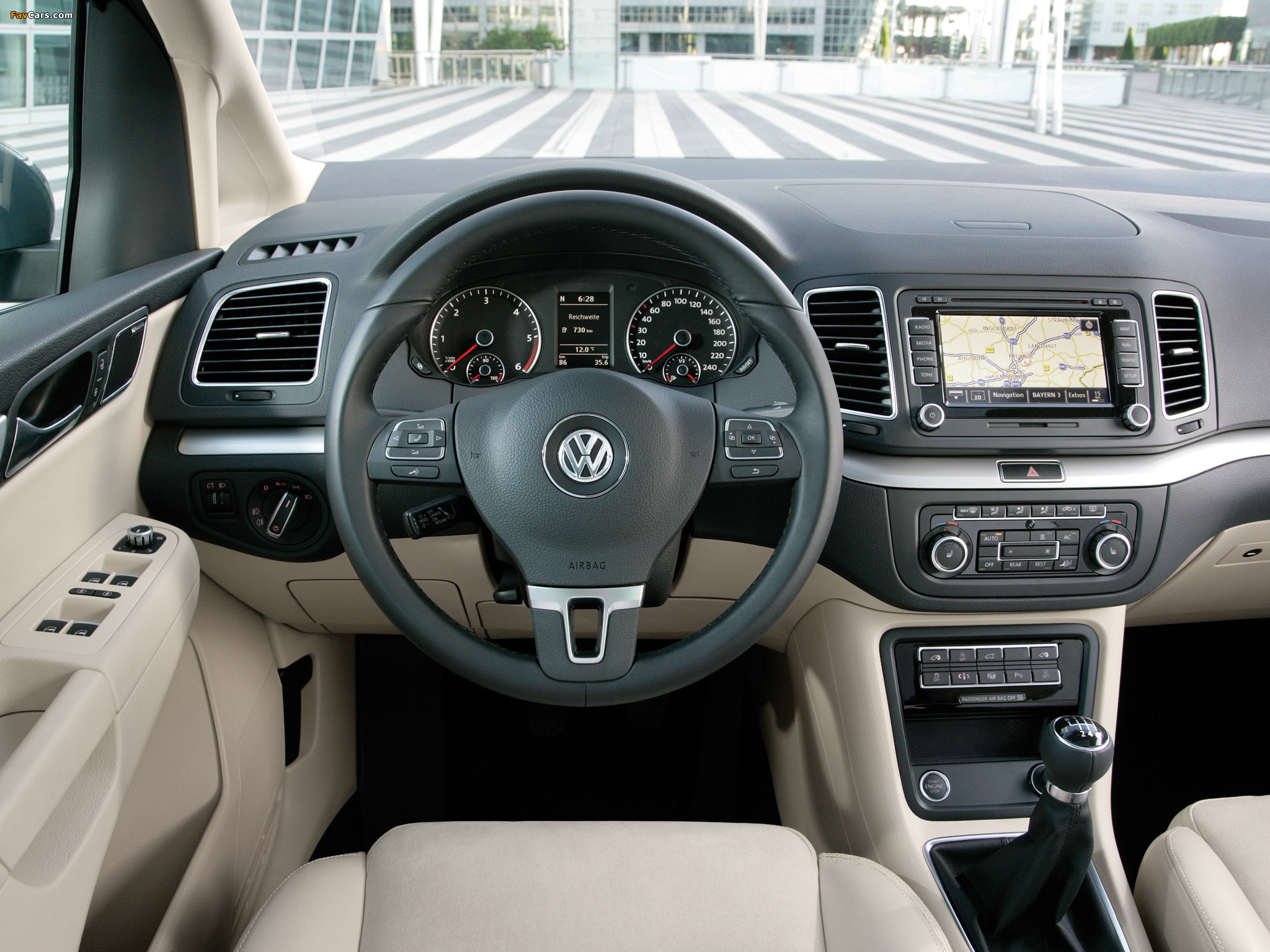 Images of Volkswagen Sharan 2010 (2048 x 1536)