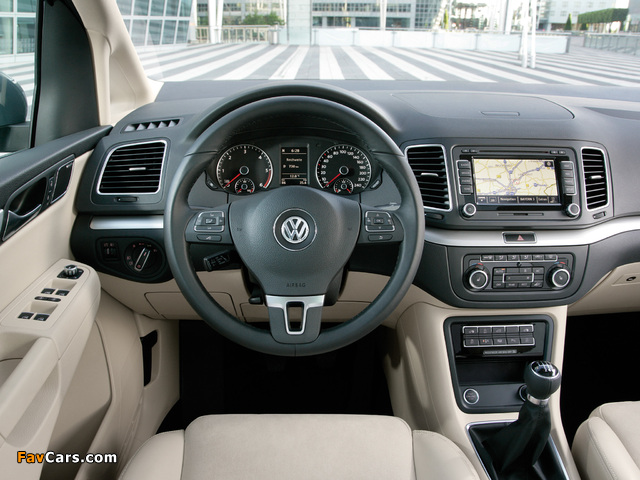 Images of Volkswagen Sharan 2010 (640 x 480)