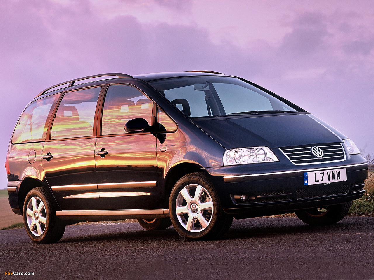Photos of Volkswagen Sharan UK-spec 2004–10 (1280 x 960)