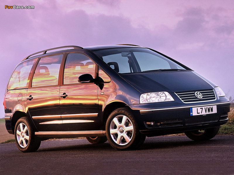 Photos of Volkswagen Sharan UK-spec 2004–10 (800 x 600)