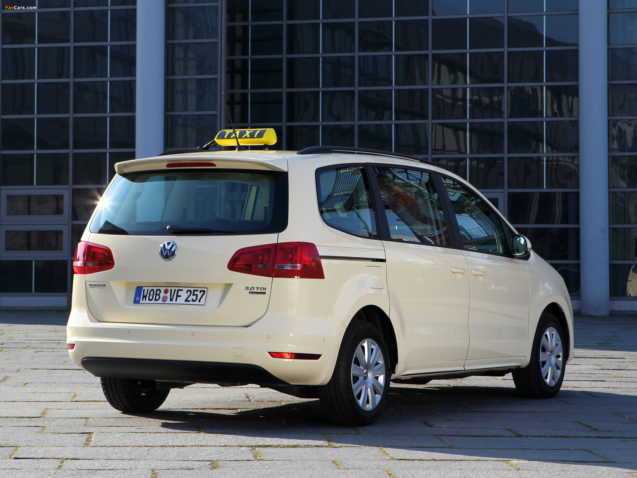 Photos of Volkswagen Sharan Taxi 2010 (2048 x 1536)