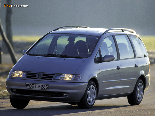Pictures of Volkswagen Sharan 1995–2000 (640 x 480)