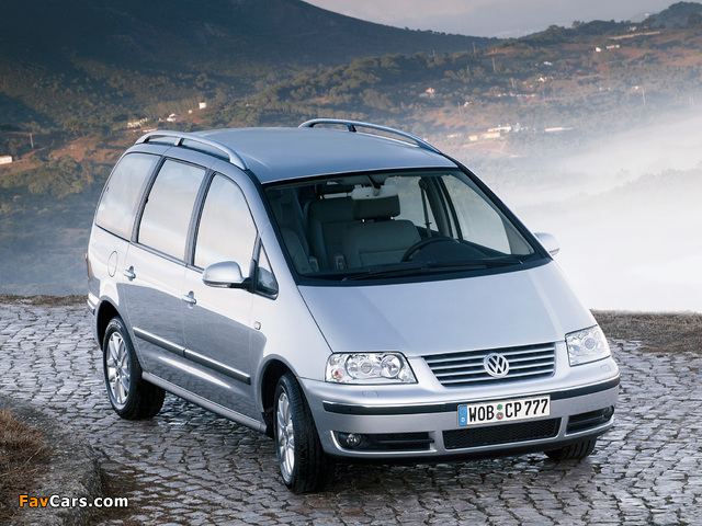 Pictures of Volkswagen Sharan 2004–10 (640 x 480)