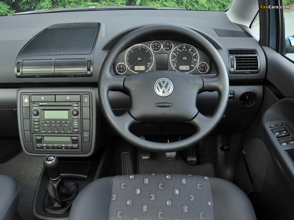Volkswagen Sharan UK-spec 2004–10 photos (1024 x 768)