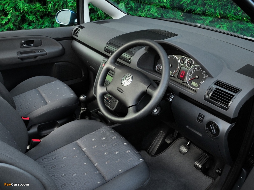 Volkswagen Sharan UK-spec 2004–10 pictures (1024 x 768)