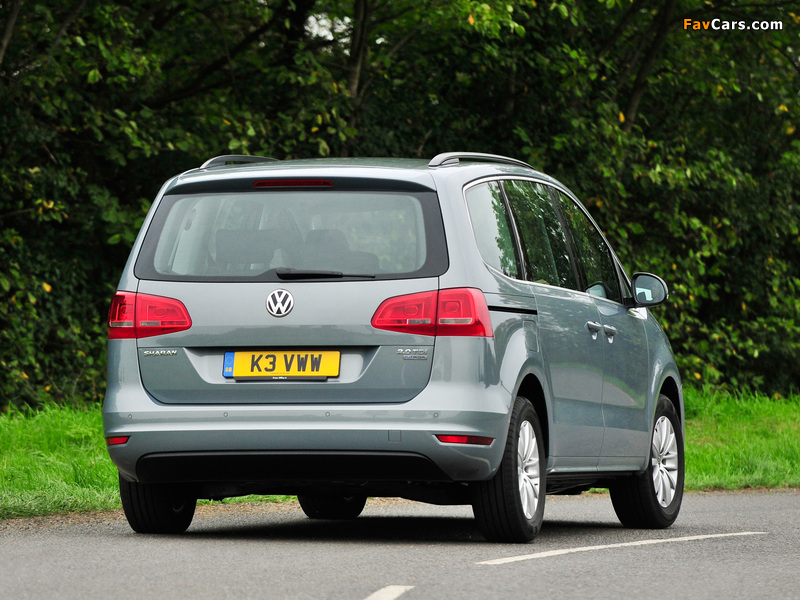 Volkswagen Sharan UK-spec 2010 images (800 x 600)