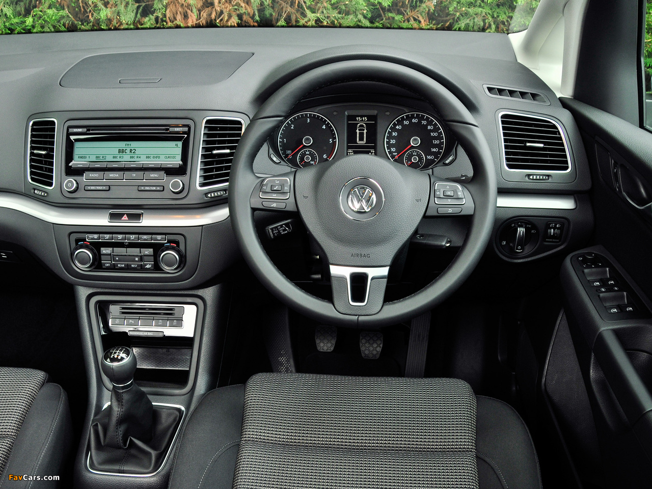 Volkswagen Sharan UK-spec 2010 images (1280 x 960)