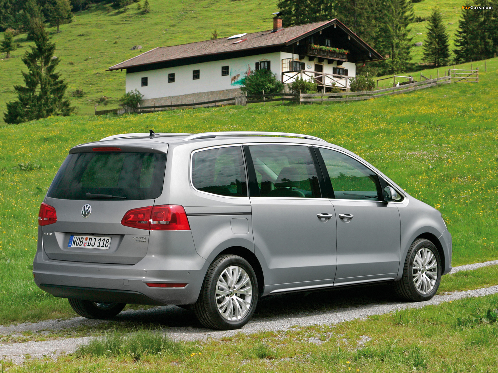 Volkswagen Sharan 2010 photos (1600 x 1200)