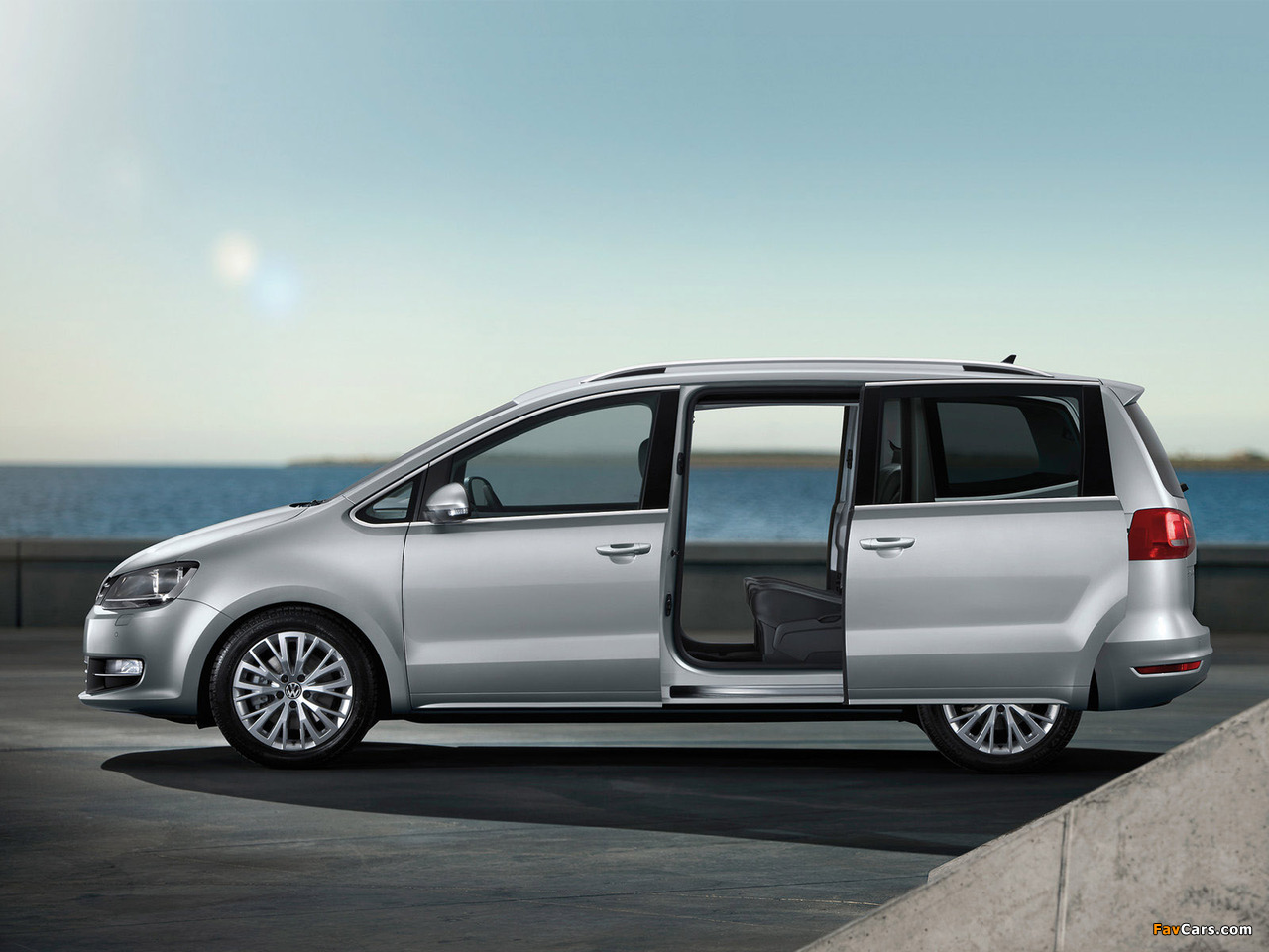 Volkswagen Sharan 2010 wallpapers (1280 x 960)