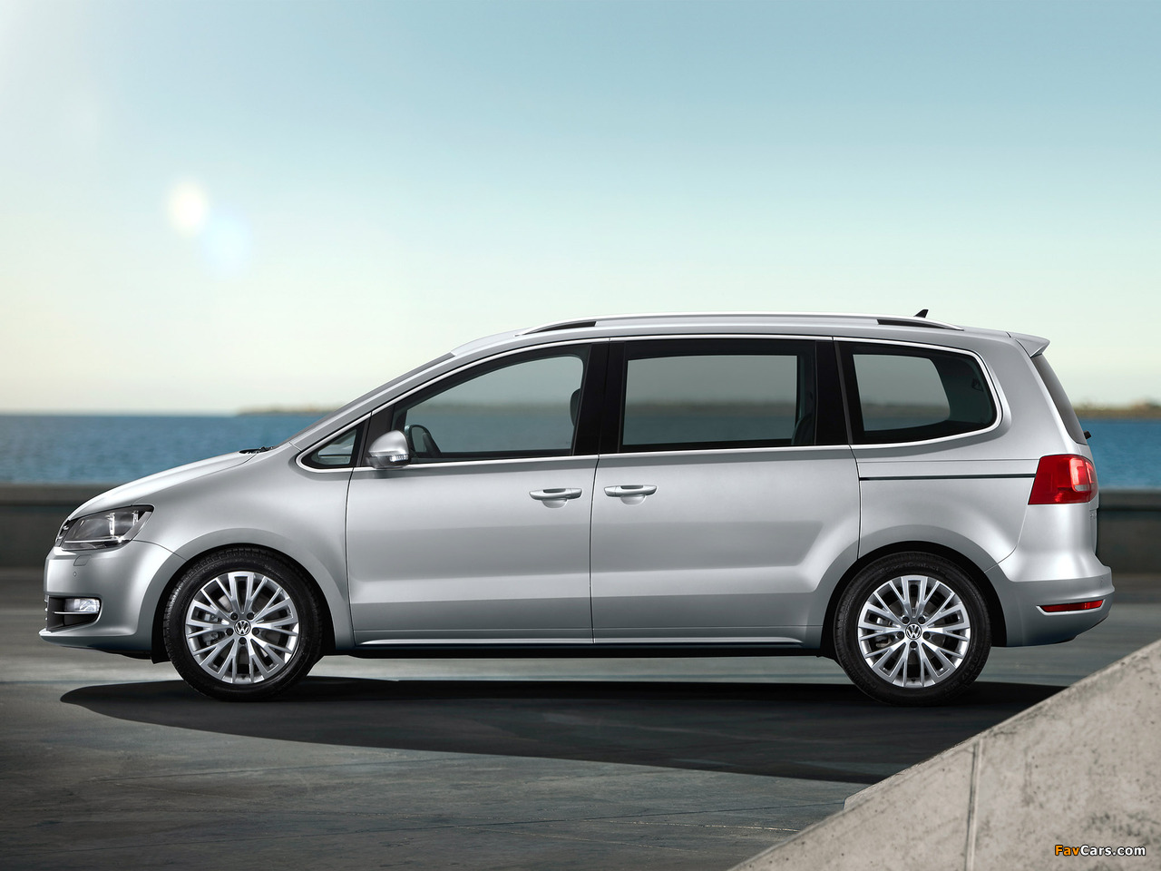 Volkswagen Sharan 2010 wallpapers (1280 x 960)