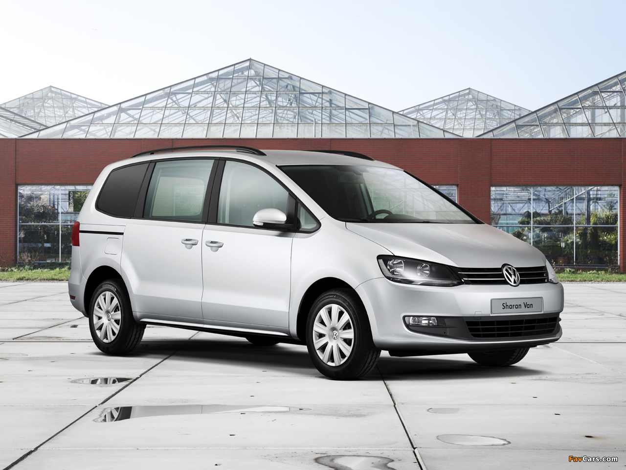 Volkswagen Sharan Van 2011 images (1280 x 960)
