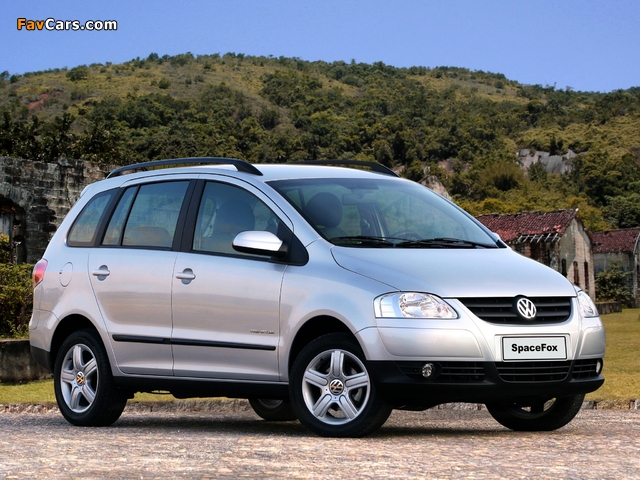 Volkswagen SpaceFox 2006–10 photos (640 x 480)
